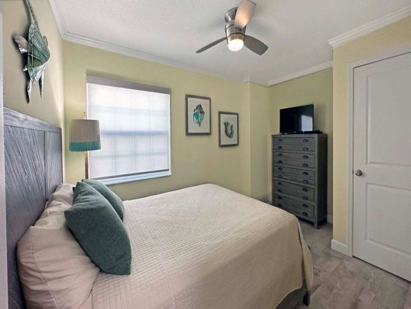 Beachfront Paradise on Anna Maria Island - Stunning Two-Bedroom Condo