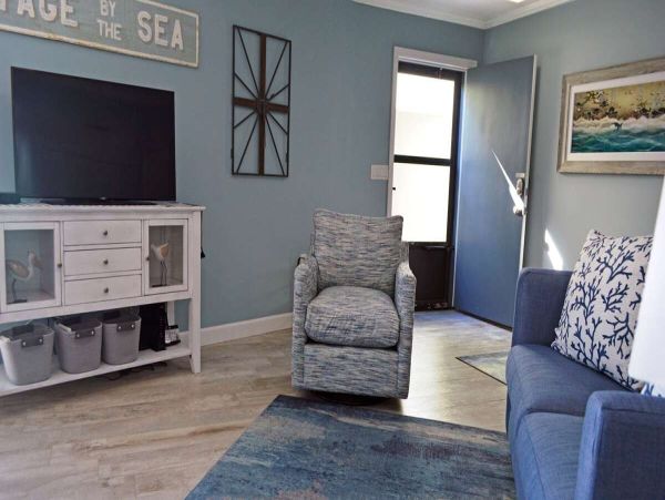 Beachfront Paradise on Anna Maria Island - Stunning Two-Bedroom Condo