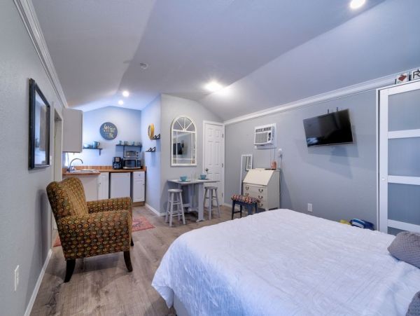 Great Pool Bradenton Vacation Studio Sleeps 2 Guests