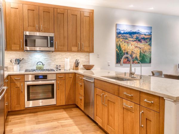 Arrowhead Vacation Townhouse Sleeps 6 Guests