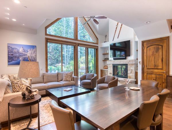 Arrowhead Vacation Townhouse Sleeps 6 Guests
