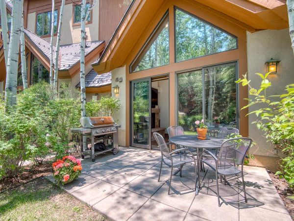 Arrowhead Vacation Townhouse Sleeps 6 Guests