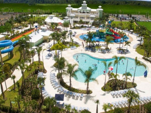 A wonderful Six Bedroom Villa Private Pool & Amenities.