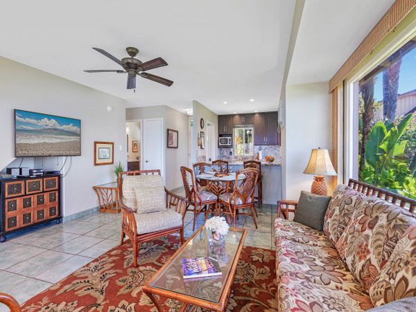 Luxury Oceanfront Lahaina Vacation Condo Sleeps 6 Guests