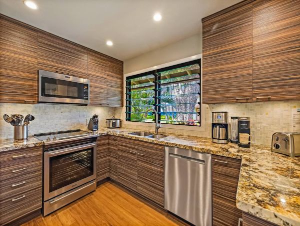 Luxury Vacation Accommodation with Ocean Views and Pool