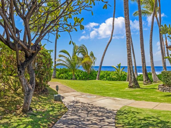 Luxury Vacation Accommodation with Ocean Views and Pool