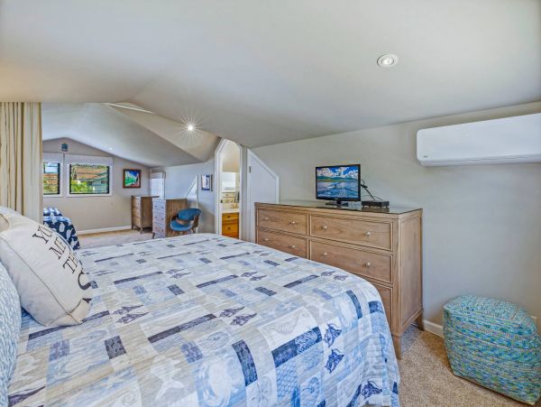 Luxury Vacation Accommodation with Ocean Views and Pool