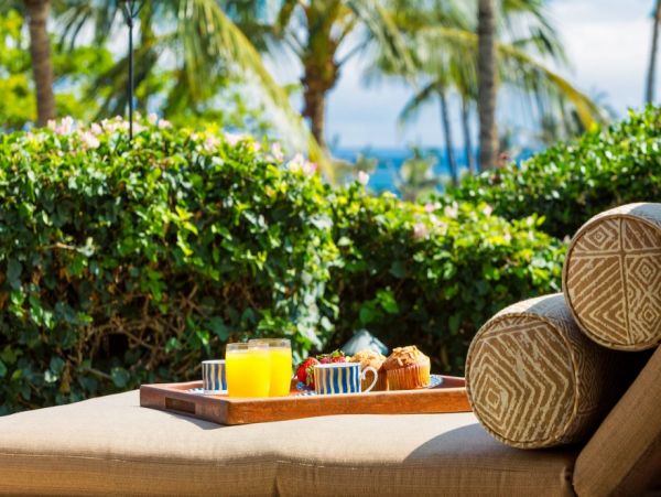 Partial Oceanviews Kailua-Kona Vacation Home Sleeps 4 Guests