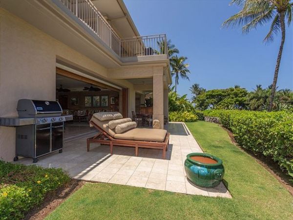 Partial Oceanviews Kailua-Kona Vacation Home Sleeps 4 Guests