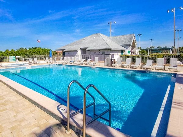 Golf Views Fort Myers Vacation Home Sleeps 6 Guests