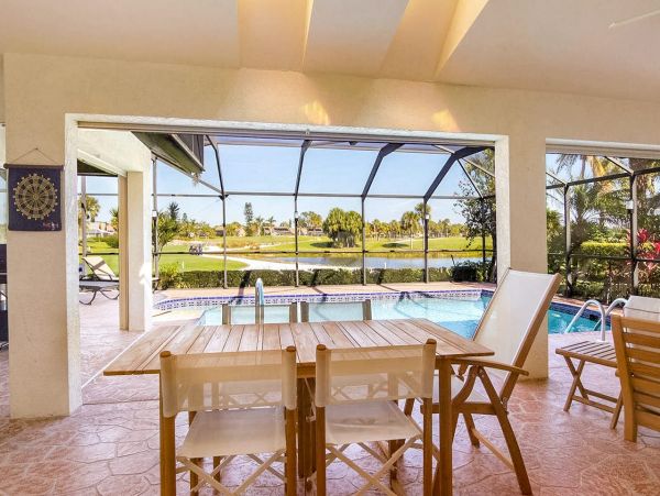 Golf Views Fort Myers Vacation Home Sleeps 6 Guests