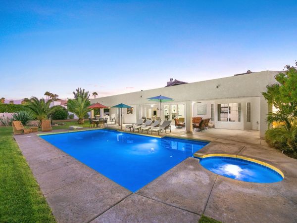Palm Desert Luxury Vacation Pool Home Sleeps 12 Guests