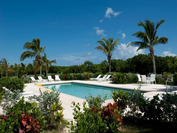 On Beach Bahamas Vacation Estate with Pool & Ocean Views