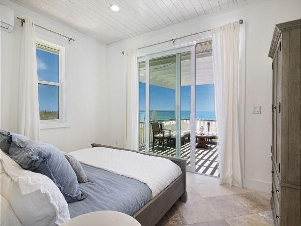 On Beach Bahamas Vacation Estate with Pool & Ocean Views