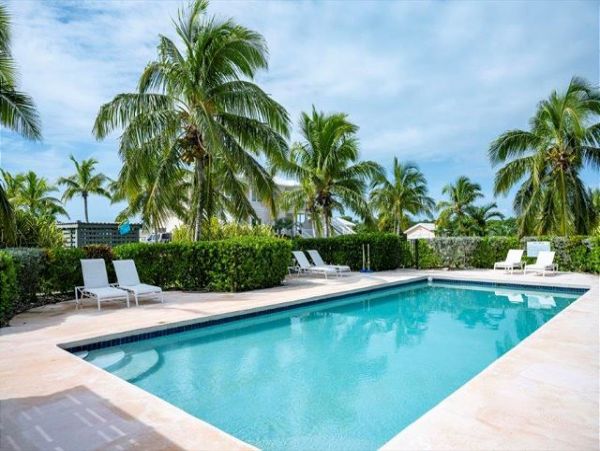 On Beach Bahamas Vacation Estate with Pool & Ocean Views