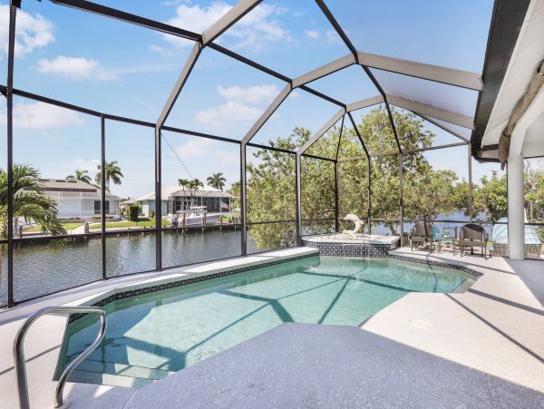 Four Bedroom Canal Side Vacation Pool Home in Marco Island