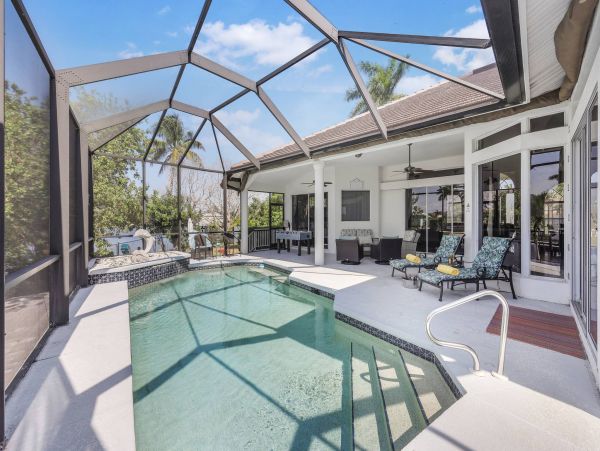 Four Bedroom Canal Side Vacation Pool Home in Marco Island