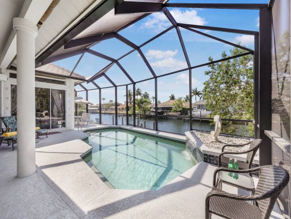 Four Bedroom Canal Side Vacation Pool Home in Marco Island