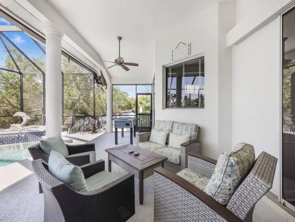 Four Bedroom Canal Side Vacation Pool Home in Marco Island