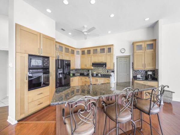 Four Bedroom Canal Side Vacation Pool Home in Marco Island
