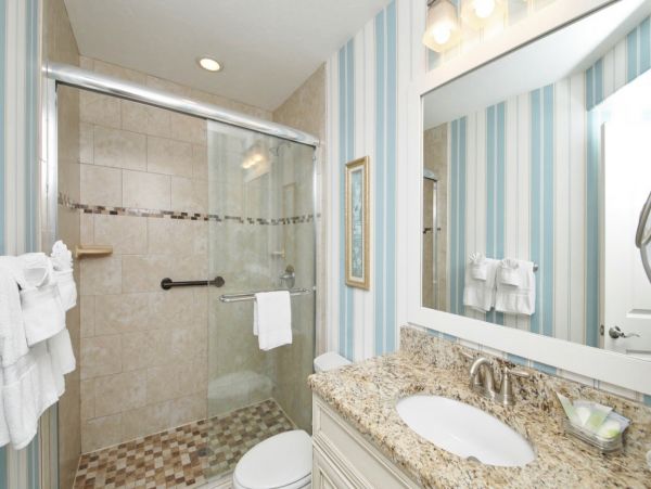 Three Bedroom Holmes Beach Vacation Home Sleeps 6 Guests