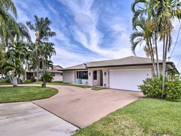 Stunning Cape Coral Vacation Rental Pool Home - Private Dock