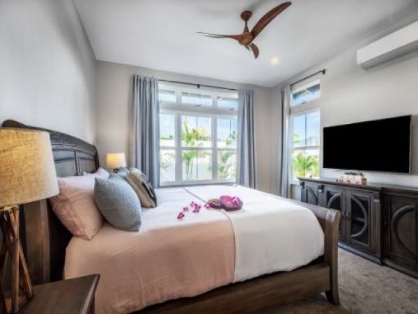 Finest Walk to Beach Kauai Luxury Six Bedroom Vacation Home