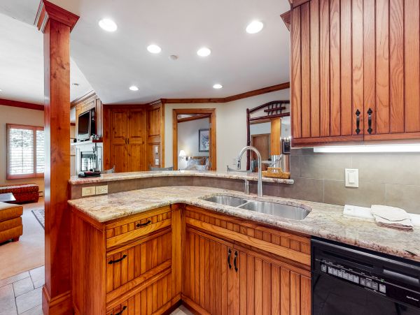 Beaver Creek Bachelor Gulch Condo 952455