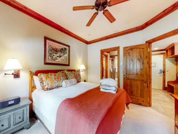 Beaver Creek Bachelor Gulch Condo 952455