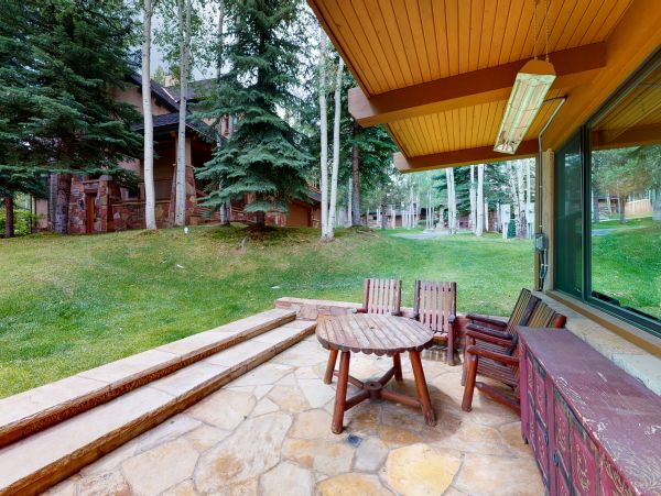 Luxury Family Home with Private Hot Tub 150 Yards to Lifts