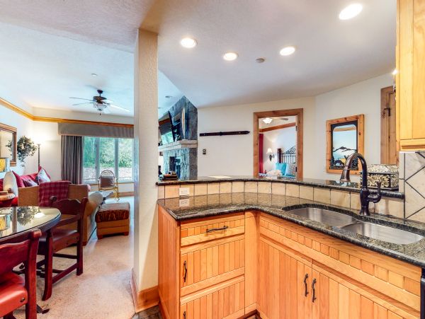 Beaver Creek Bachelor Gulch Condo 952511