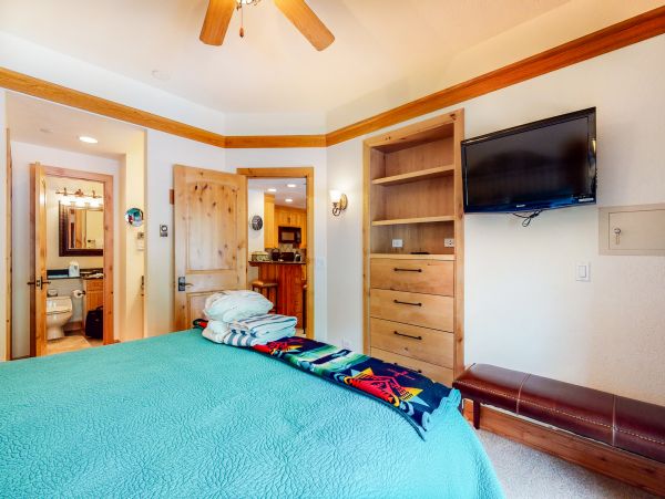 Beaver Creek Bachelor Gulch Condo 952511