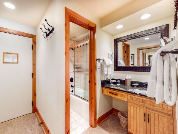 Beaver Creek Bachelor Gulch Condo 952511