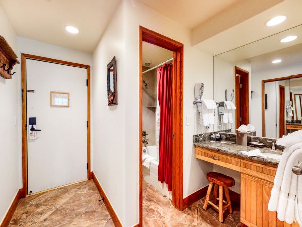 Beaver Creek Bachelor Gulch Condo 952560