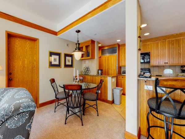 Beaver Creek Bachelor Gulch Condo 952589