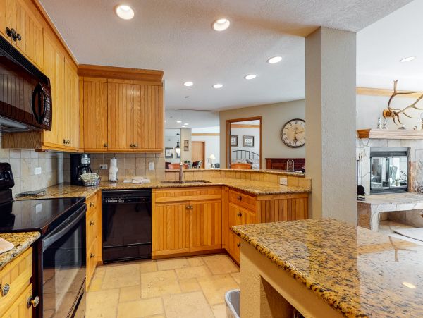 Beaver Creek Bachelor Gulch Condo 952589