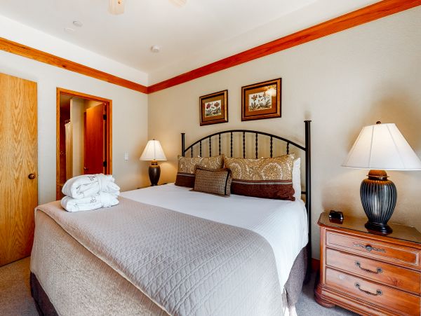 Beaver Creek Bachelor Gulch Condo 952589