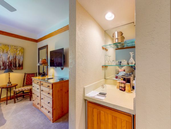 Beaver Creek Bachelor Gulch Condo 952598