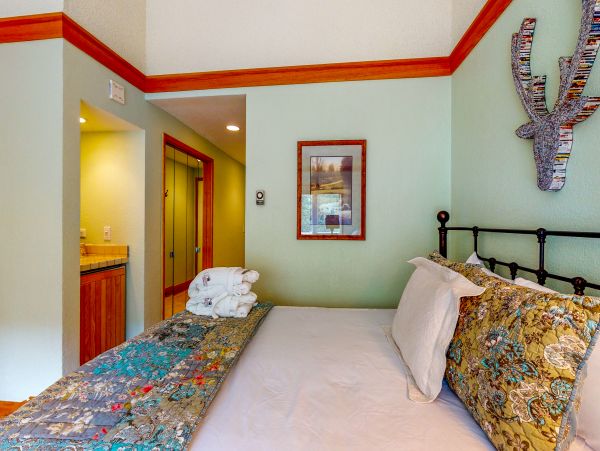 Beaver Creek Bachelor Gulch Condo 952626