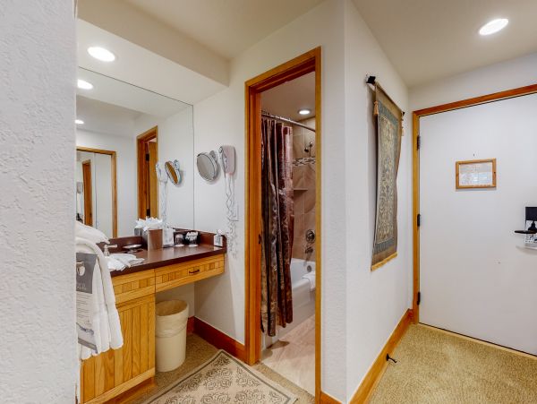 Beaver Creek Bachelor Gulch Condo 952636