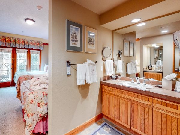 Beaver Creek Bachelor Gulch Condo 952671