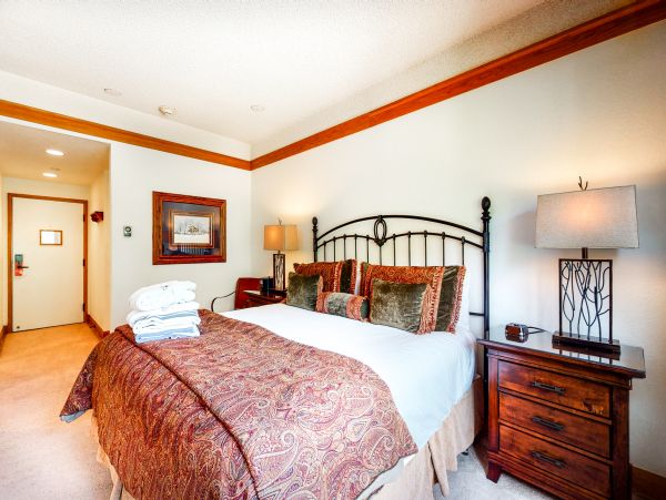 Beaver Creek Bachelor Gulch Condo 952683