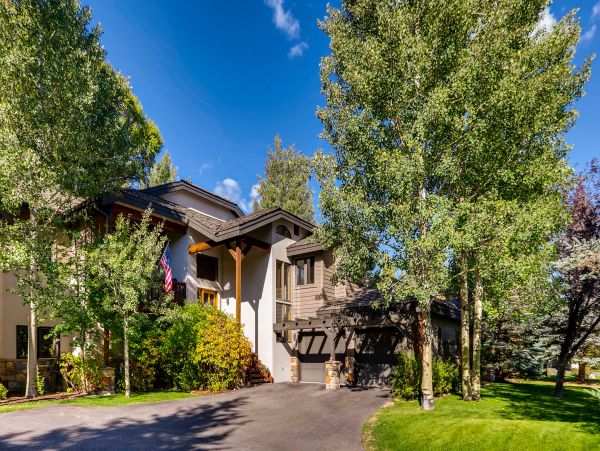 Shuttle To Ski Lifts Arrowhead 3 Bedroom Luxury Rental