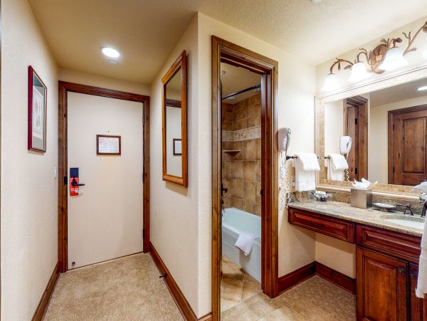 Beaver Creek Bachelor Gulch Condo 952721