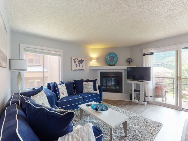 Avon Condo 952744