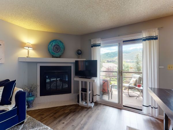 Avon Condo 952744