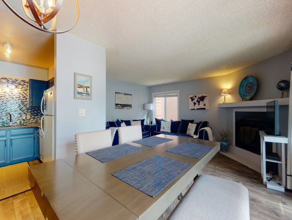Avon Condo 952744