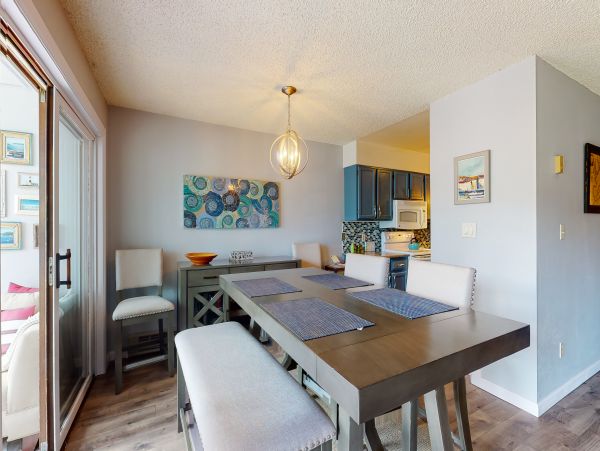 Avon Condo 952744