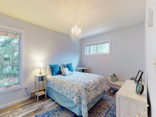 Avon Condo 952744