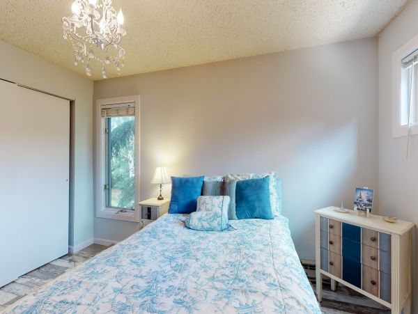 Avon Condo 952744